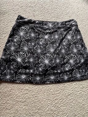 Black and White Floral Print Skort